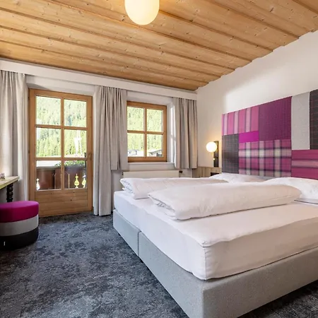 Hotel Kinder-&gletscherhotel Hintertuxerhof 4*