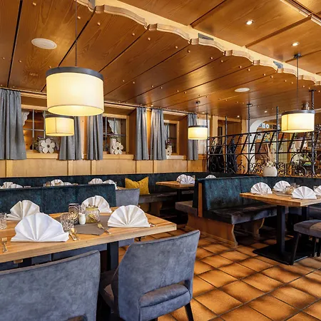 Kinder- & Gletscherhotel Hintertuxerhof Tux