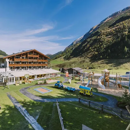 Hotel Kinder-&gletscherhotel Hintertuxerhof 4*