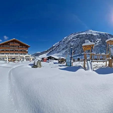 Отель Kinder- & Gletscherhotel Hintertuxerhof Тукс