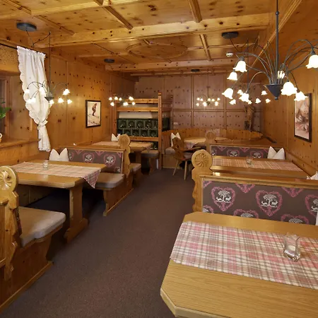 Hotel Kinder- & Gletscherhotel Hintertuxerhof 4*