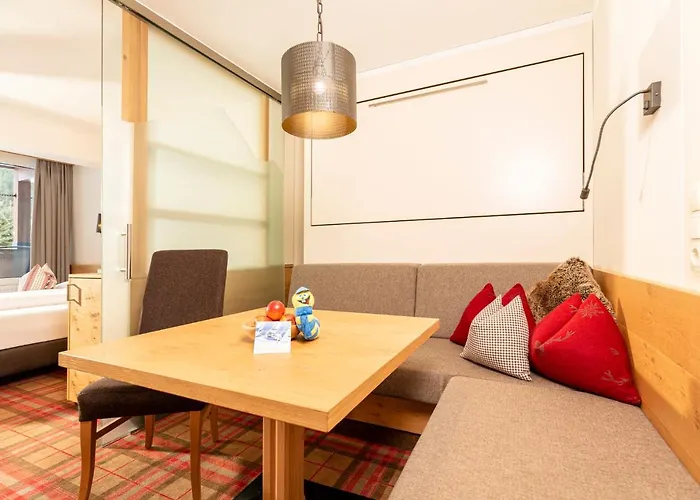 Kinder- & Gletscherhotel Hintertuxerhof מלון 4*